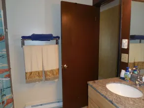 Nice 2 story 3 BR 1200s/f Townhome Minutes from the light rail - Image 4