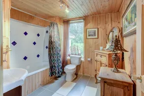 Chalet en Rondins de Bois Avec lac Privé - Image 4