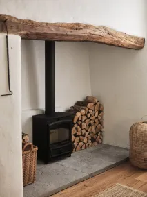 Winter bolt hole: cosy, luxury thatched cottage, modern interior, total R&R! - Image 2