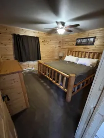 Conveniently Secluded Cabin - Image 4