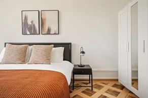 Weinegg 4.5 Room w/ Storage & W/D, 2 mins to Mkt - Image 4