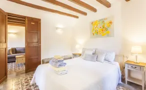 Stupendo, recentemente ristrutturato lusso 1730 Finca, piscina, frutteto, vista sulle montagne, Wi - Image 4