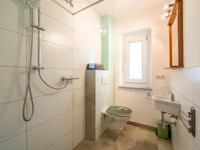Quietly located home with lots of privacy - Image 5