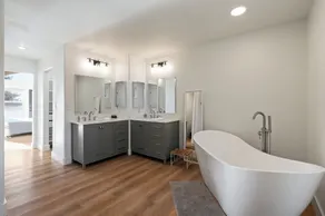 Lakeview Retreat – Spacious 6,000 Sq Ft Home on 21 Acres - Image 4