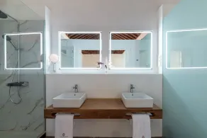 La Casa de La Camelia - Image 4