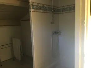 Vacker villa med trädgård och pool mellan hav och berg Titel - Image 2