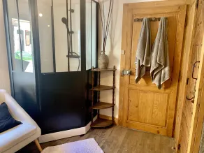 Large charming refuge at the water's edge in Gérardmer. Spa / sauna / Wifi - Image 3
