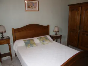 Hus på bredden af Tarn i Ste-Enimie i kløften du Tarn - Image 4
