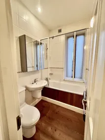 DUBLIN 4 - CHIC TOWNHOUSE - BESIDE HERBERT PARK - MINIMUM STAY 21 DAYS - Image 5