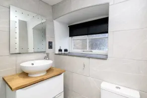 Delightful town centre apartment for four. - Image 4