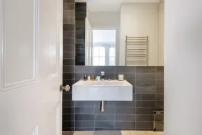 A Home on Northcote - Image 4