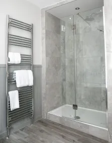 Deluxe 4 bedroom house - Image 3