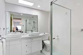 Apartment M503 - panoramic ocean views for miles! - Image 5