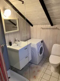 Charmerende sommerhus kun 50 meter fra stranden - Image 2