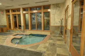 Dies ist eine der luxuriösesten Eigenschaften des Keystone. Wenn Sie das Gefühl haben, dass Sie das Beste w��hrend Ihres Urlaubs verdienen, ist dieses Anwesen der richtige Ort für Sie! Ski in-Ski out, beheizter Innen-Außenpool, Whirlpool, abgelegen! - Image 2