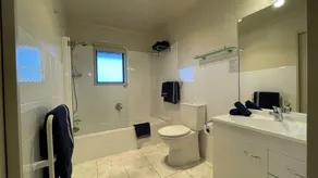 Oceans 8 - Mangawhai Heads Holiday Home - Image 2