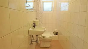 Holiday home with garden - Image 2