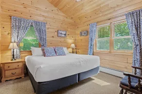 NYTT LISTNING! Lakefront stuga med vackert loft, spelrum, utsikt, privat brygga - Image 5