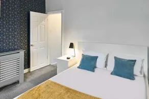 Host & Stay - Thurstane Street - Image 3