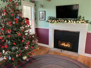 1840's oceanfront cottage full of modern updates and historic Maine charm. - Image 2
