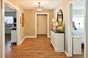 Historic Downtown Oxford 3BR/2BA w/King - Image 4