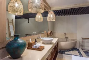 Luxury tropical 5-bedroom villa, five minutes to the beach - Canggu - Image 3