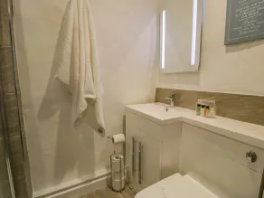 CAE LLECI, pet friendly, character holiday cottage in Dolgellau - Image 4