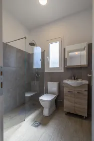 Manos House - Elegant Modern Escape - Image 3