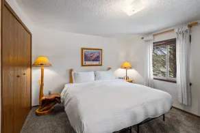 Homestead 1: Cozy 2BR in West Yellowstone, just 1 minute from Yellowstone Park! - Image 5
