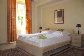 Family-friendly apartment in historic countryside manor estate (18th Century) - Image 2
