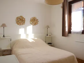 Cozy apartment with terrace, Wi-Fi, and parking in Évian-les-Bains - Image 4