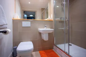 Higgihaus Cabot Mews Aparthotel - Image 4