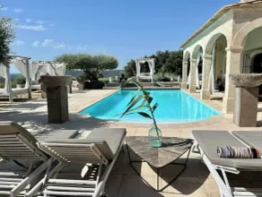 Villa de Luxe en Face du Célèbre Pont-du-gard - Image 5