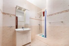 Holiday home in a quiet location near the beach with pool and barbecue - Image 2