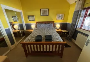 Delightful 3 Bed home overlooking River Echaig and Holy Loch, KIlmun, Dunoon. - Image 5