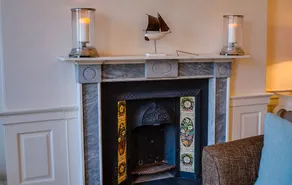 5* Luxury Suite Central Edinburgh stunning views of Edinburgh Castle! - Image 2