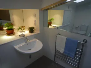 Lovely barn conversion in rural setting 3 miles from the centre of Bristol - Image 2