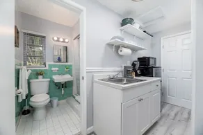 The Dolphin Studio at Lake Ridge - Image 2