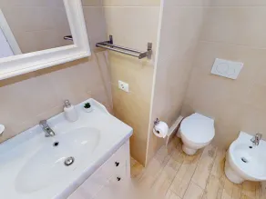 Beautiful apartment with sea view • Swimming pool • Parking • AC - Image 4