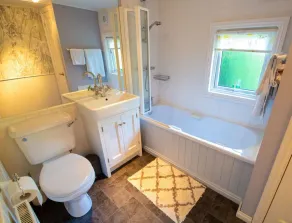 11 The Oaks - Lodge - Coghurst Hall - Hastings - Image 2