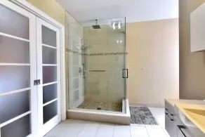 2 Schlafzimmer, 2 Badezimmer Wohnung mit kostenlosem Parkplatz / WIFI - Image 2