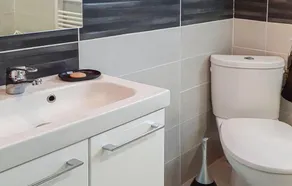 Stunning Home In Saint-Carreuc With Wifi - Image 3