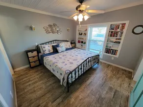 Beach get away with direct neighborhood beach access (pet friendly!). - Image 5