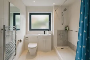 2 Bedroom Accessible Step-Free Central - Image 2