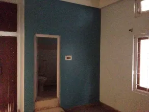 Un immeuble résidentiel spacieux de deux étages supportant une salle de bain 3BHK 2 - Image 4