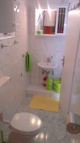 Villa apartamento Vedran C a 5 metros do mar, terraço com espreguiçadeiras e churrasco - Image 3