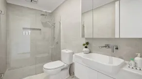 Luxury Living only 100M from Merewether Beach - Image 5
