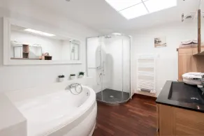 LA SUITE GRANDE MAISON AU COEUR DU VILLAGE DE LA FLOTTE EN RÉ - Image 2