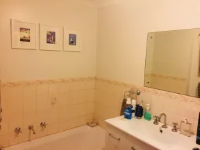 Charming unit Adelaide CBD. Free secured parking - Image 2