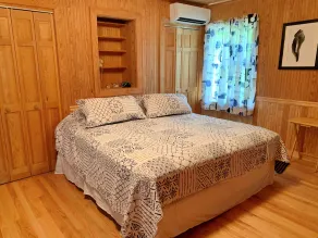Cette maison accueillante pour les animaux de compagnie a beaucoup d'espace pour étaler et se d��tendre. Id��alement situé. - Image 5